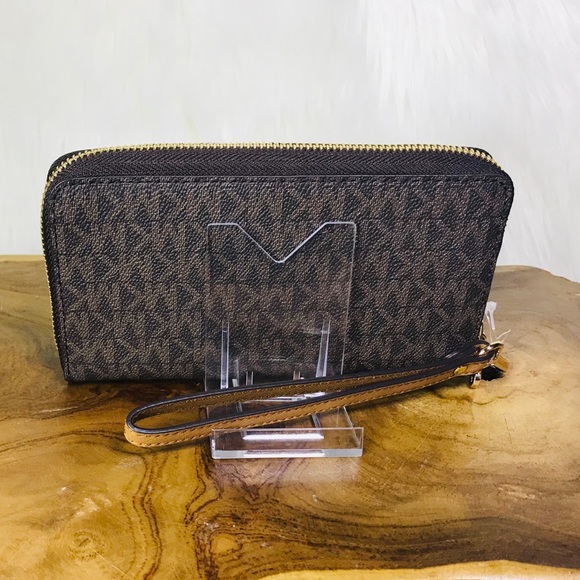 Michael Kors Jet Set Travel Phone Case Wallet - Picture 4 of 8